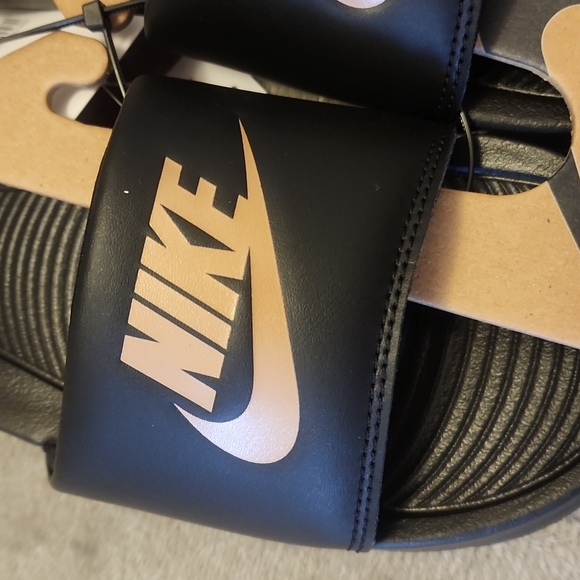 Womans Nike Slides New - Picture 3 of 3